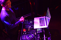 LE FAUX BIRTHDAY EXTRAVAGANZA